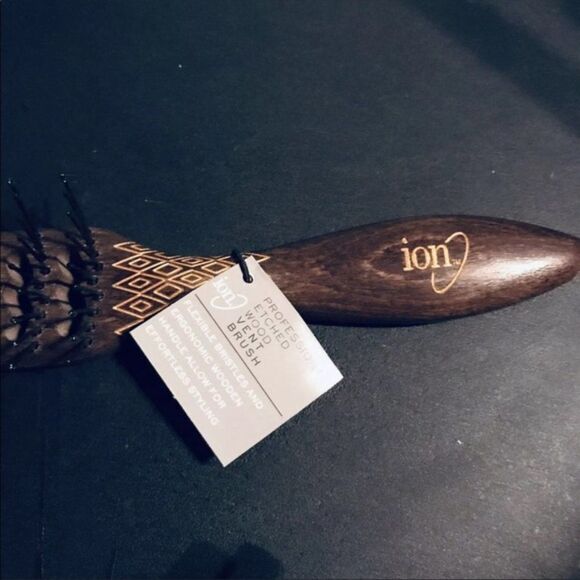 ION Etched Wood Vent Brush Flexible Bristle Lightweight Detangling - Picture 5 of 6